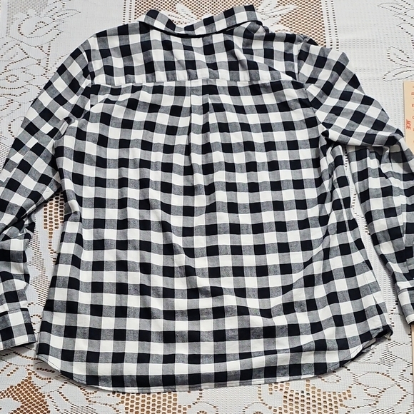 Banana Republic Black and White Plaid Button-Down Shirt 100% Cotton - Picture 6 of 6